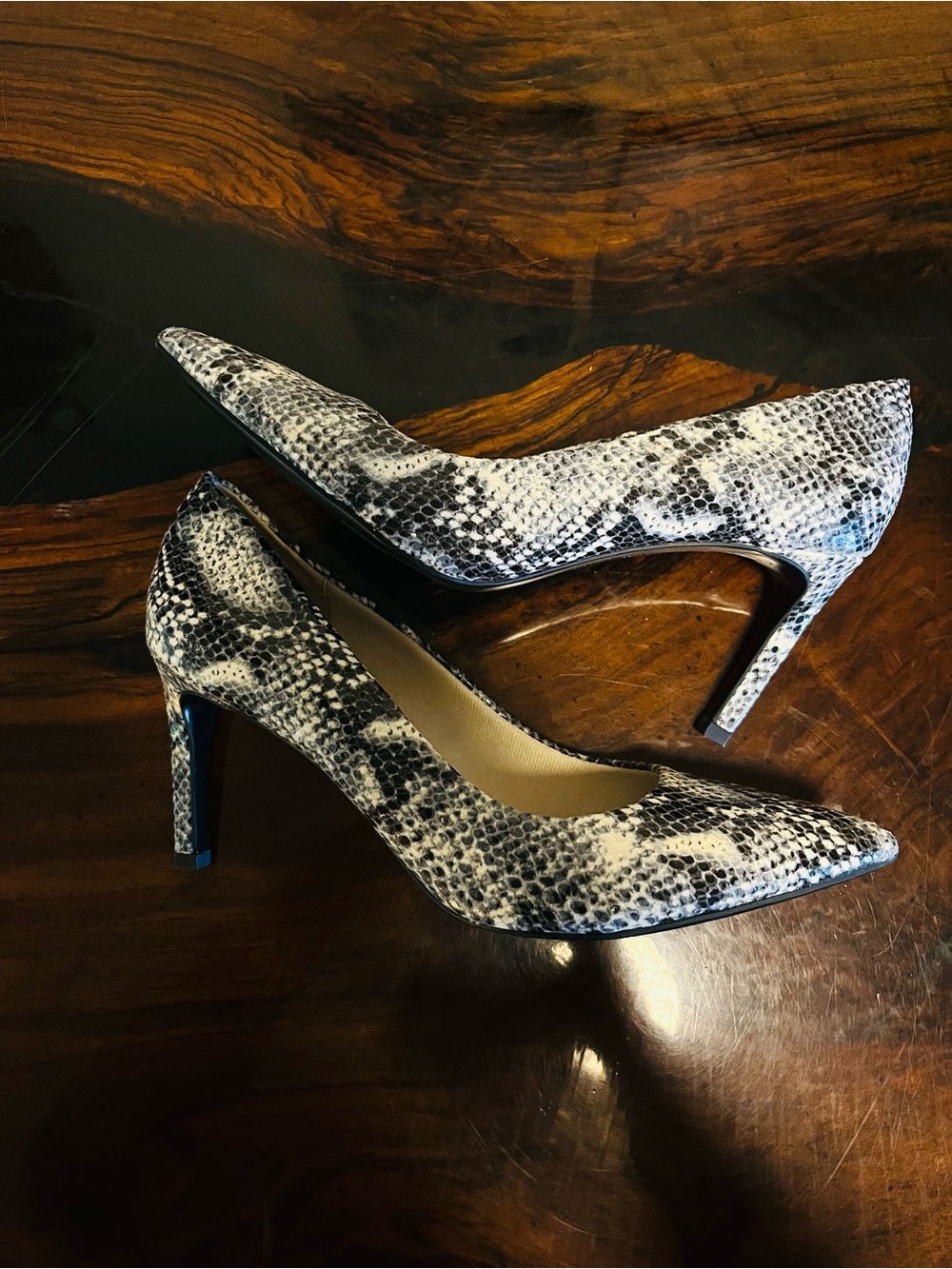 Life Stride Nadine Soft System Women's Snake Pointed Toe Heels Black White 9